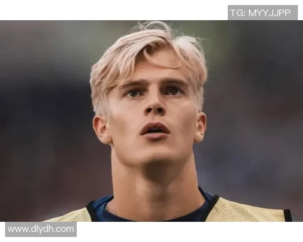 球星路人足球激情对决展现草根力量点燃全民运动热情 球星路人足球激情对决展现草根力量点燃全民运动热情