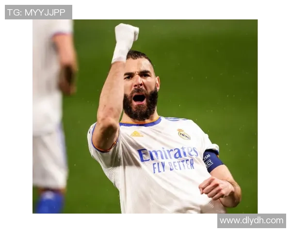 本泽马个人简介与球星成长历程解析 足球巨星背后的故事与成就